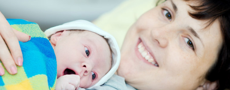 Annoncer la naissance de votre bébé avec vos proches : vos photos et vidéos privées uniquement accessible aux gens que vous aimez
