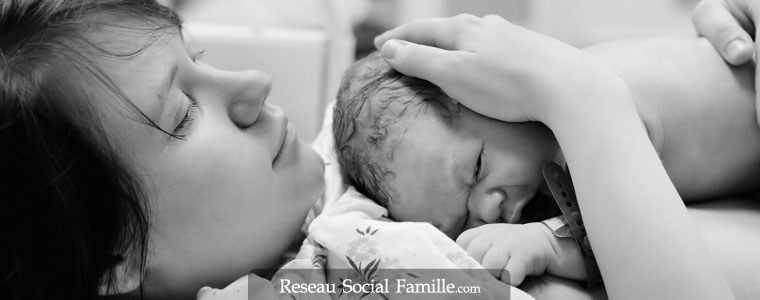 Photos bébé en ligne : Avant de partager la moindre photo de sa famille et de son bébé sur un site, il est important de lire les conditions générales d'utilisation.