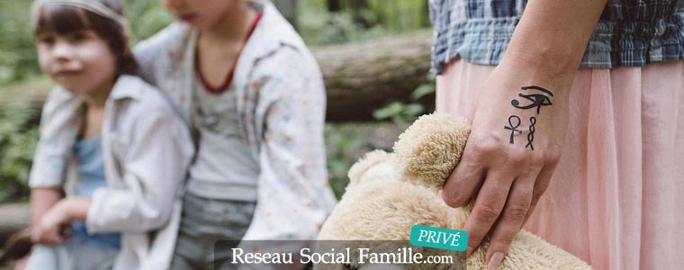 On ne le dira jamais assez : partager des photos de sa famille et de ses enfants sur les réseaux sociaux est loin d'être une pratique anodine et sans conséquence...